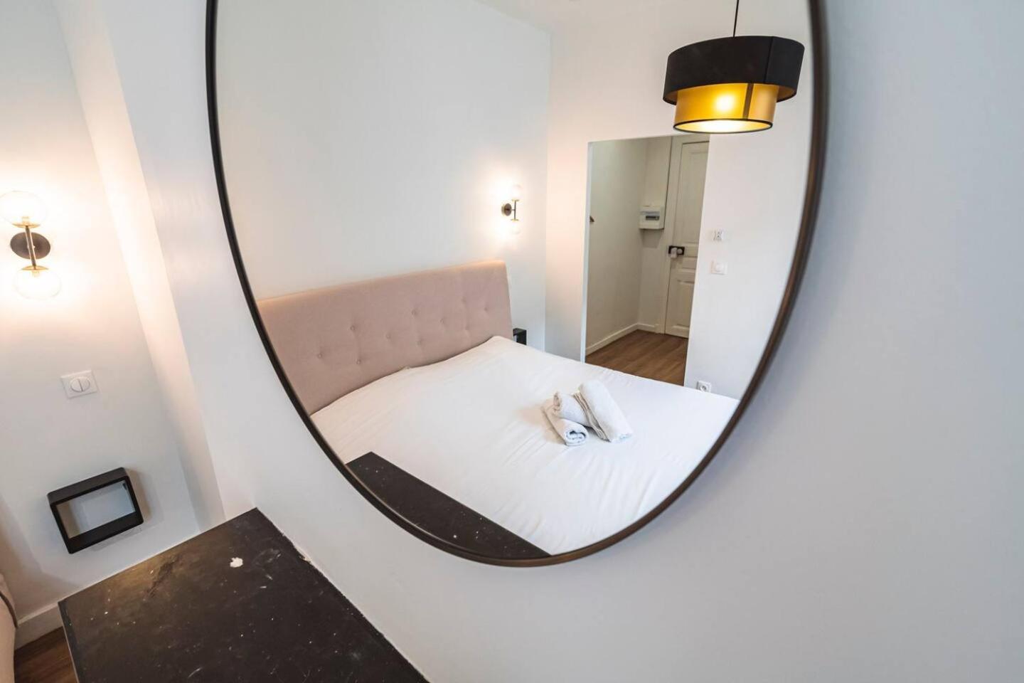 Pink, Appartement En Plein Coeur De Reims Exterior photo