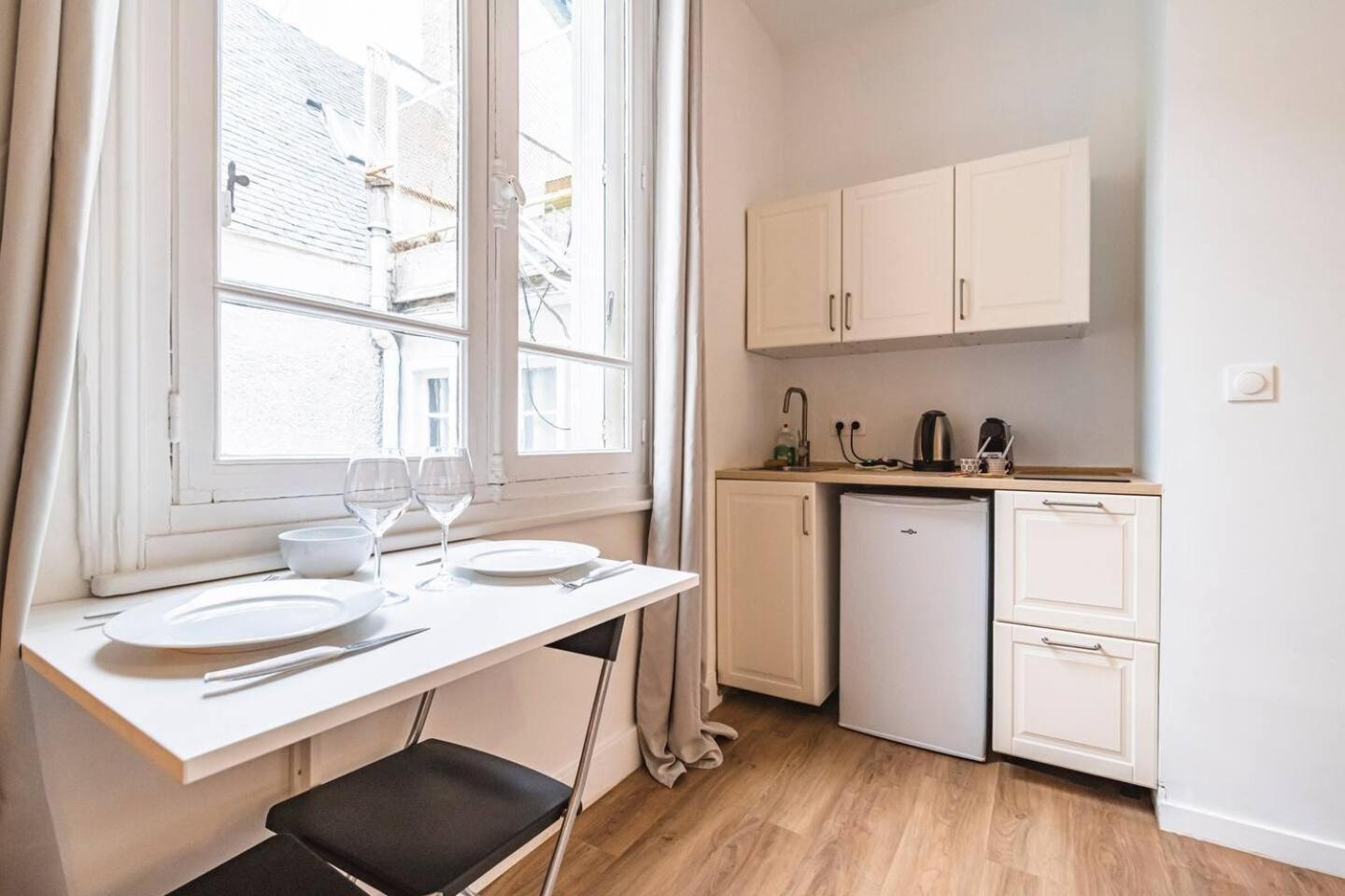 Pink, Appartement En Plein Coeur De Reims Exterior photo