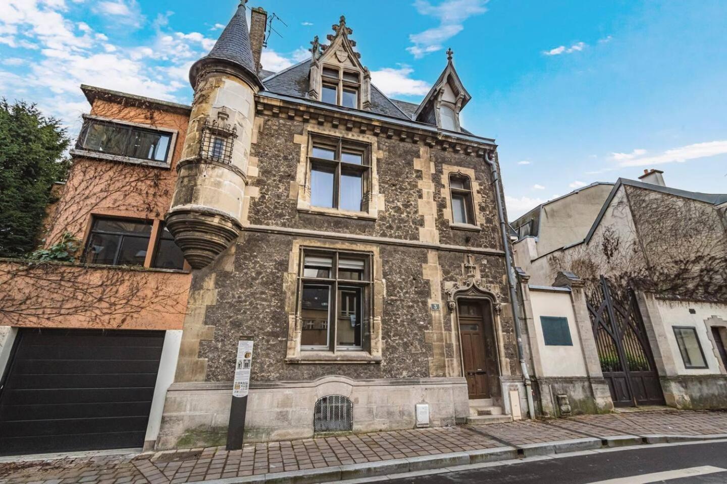 Pink, Appartement En Plein Coeur De Reims Exterior photo